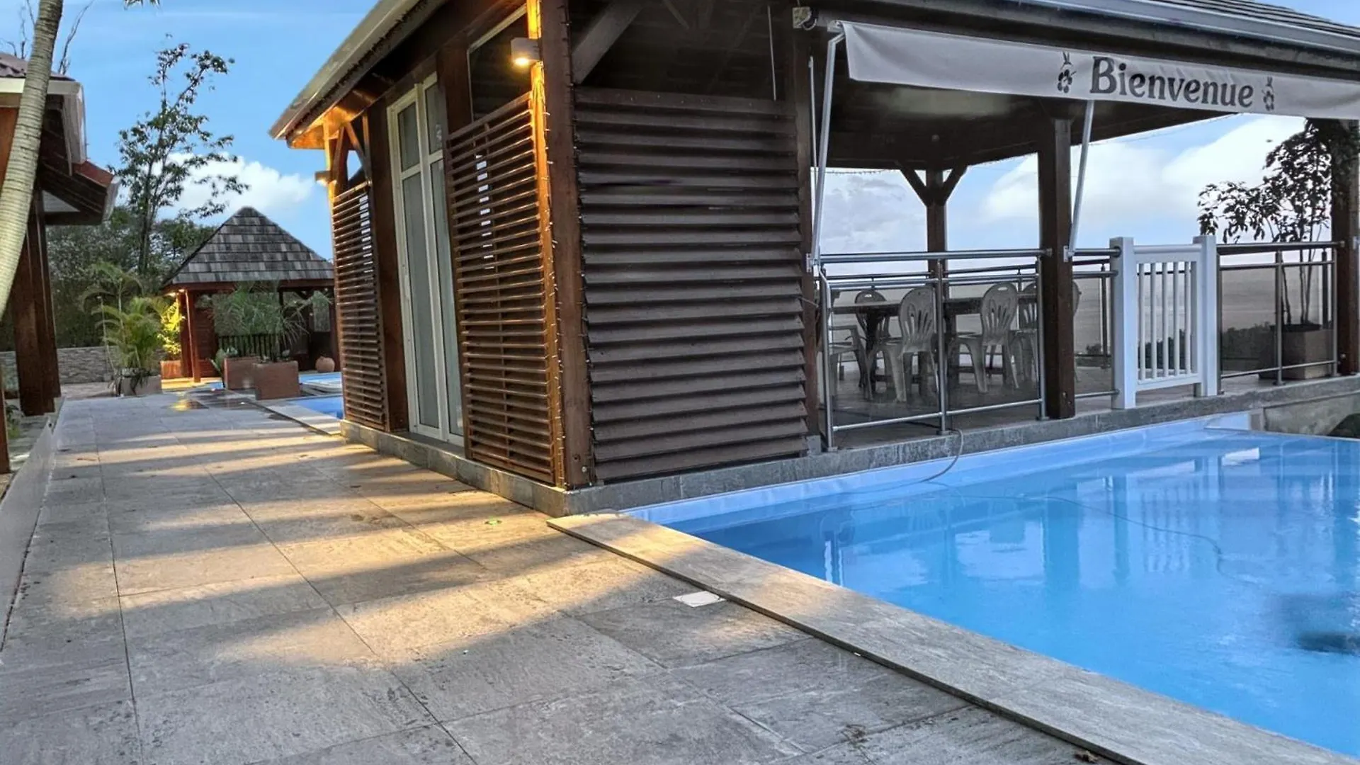 Holiday home Charmant Bungalow Marigot: Sea View and Pool Retreat Vieux-Habitants Guadeloupe